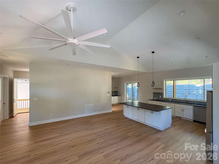 140 Walnut Street, Arden, NC 28704.  MLS# CAR4434493, YatesRealty ID 56647. 
