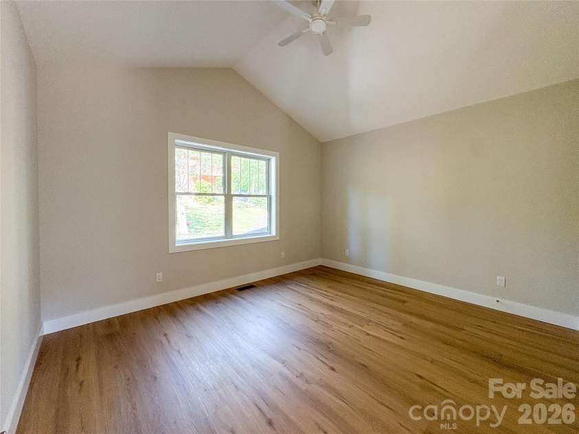 140 Walnut Street, Arden, NC 28704.  MLS# CAR4434493, YatesRealty ID 56647. 
