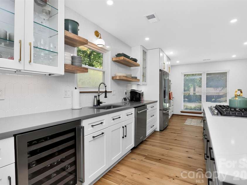 3851 Sweetgrass Lane, Charlotte, NC 28226.  MLS# CAR4434191, YatesRealty ID 56651. 