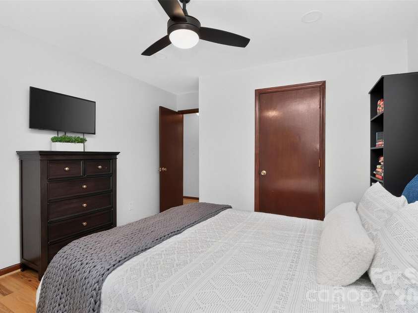 3851 Sweetgrass Lane, Charlotte, NC 28226.  MLS# CAR4434191, YatesRealty ID 56651. 