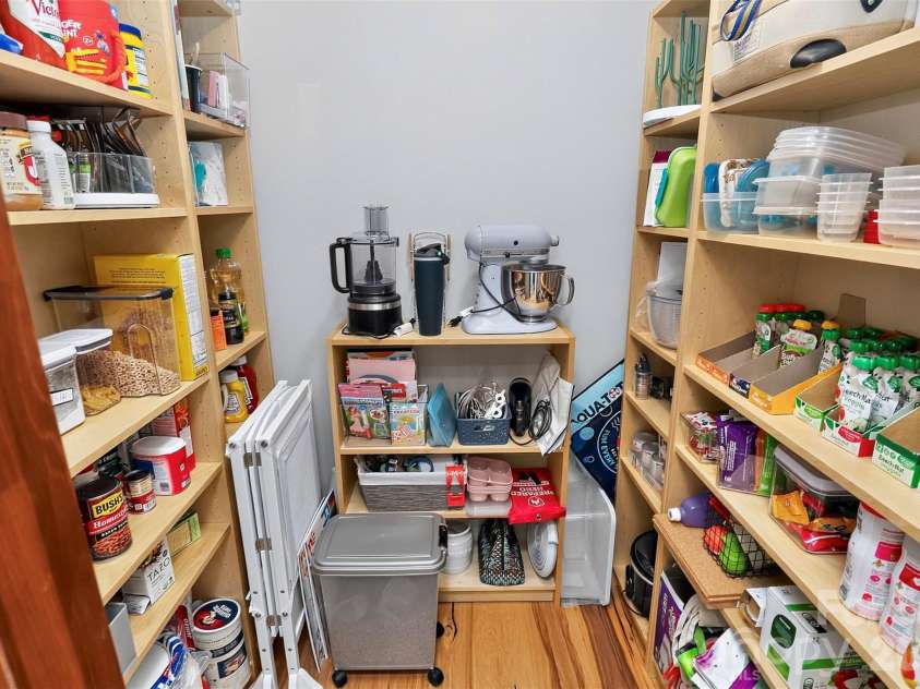 3851 Sweetgrass Lane, Charlotte, NC 28226.  MLS# CAR4434191, YatesRealty ID 56651. Pantry