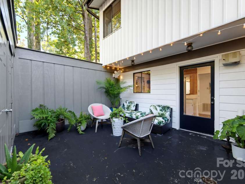 3732 Winding Creek Lane, Charlotte, NC 28226.  MLS# CAR4434219, YatesRealty ID 56652. 