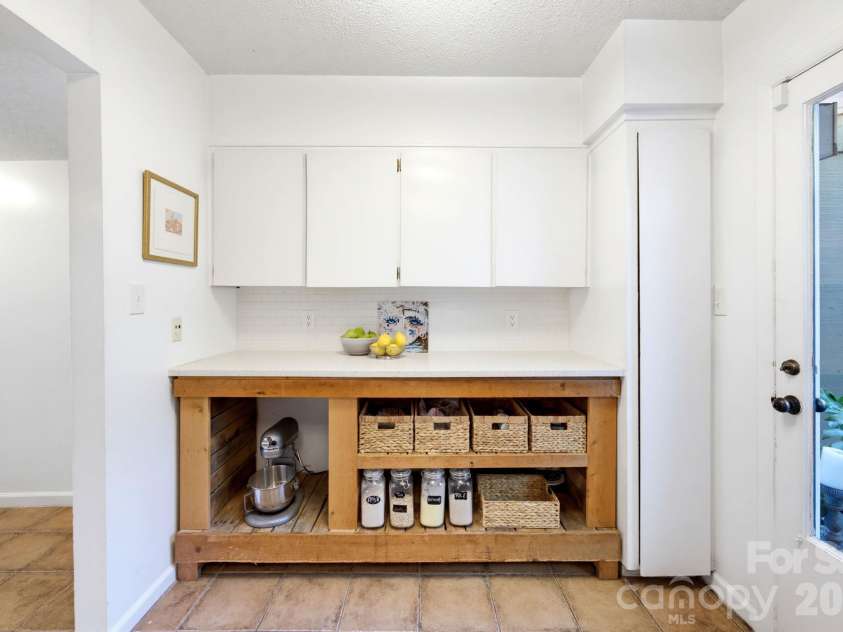 3732 Winding Creek Lane, Charlotte, NC 28226.  MLS# CAR4434219, YatesRealty ID 56652. 