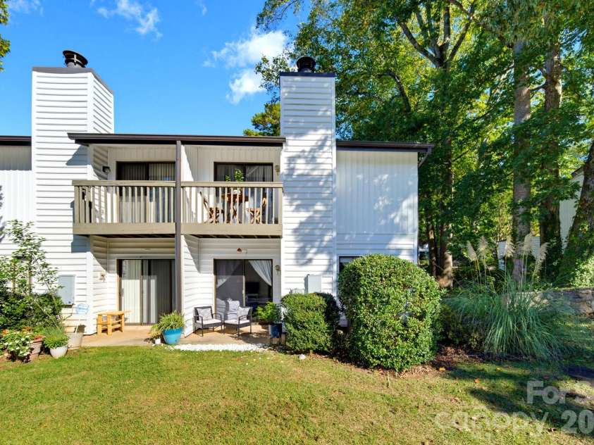 3732 Winding Creek Lane, Charlotte, NC 28226.  MLS# CAR4434219, YatesRealty ID 56652. 