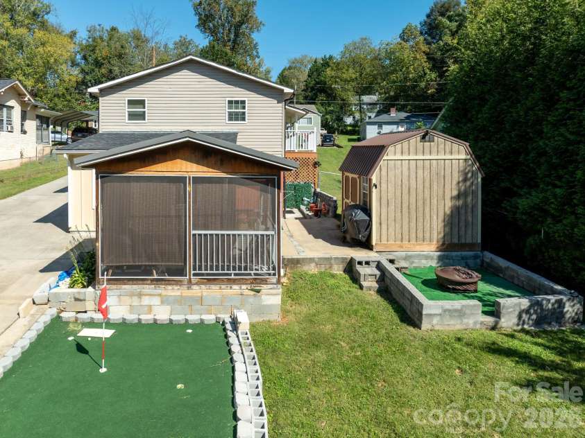 203 Newland Place, Lenoir, NC 28645.  MLS# CAR4434255, YatesRealty ID 56653. 
