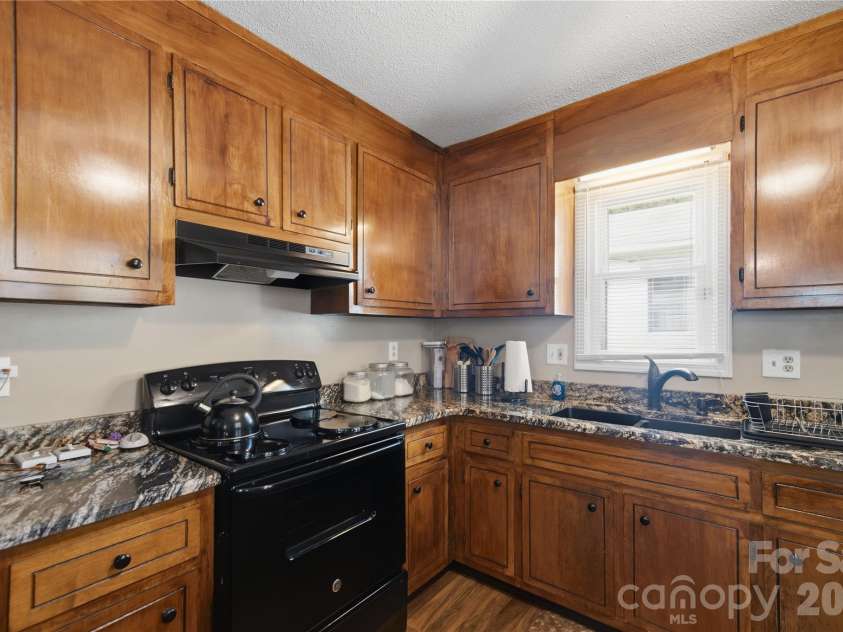 203 Newland Place, Lenoir, NC 28645.  MLS# CAR4434255, YatesRealty ID 56653. 