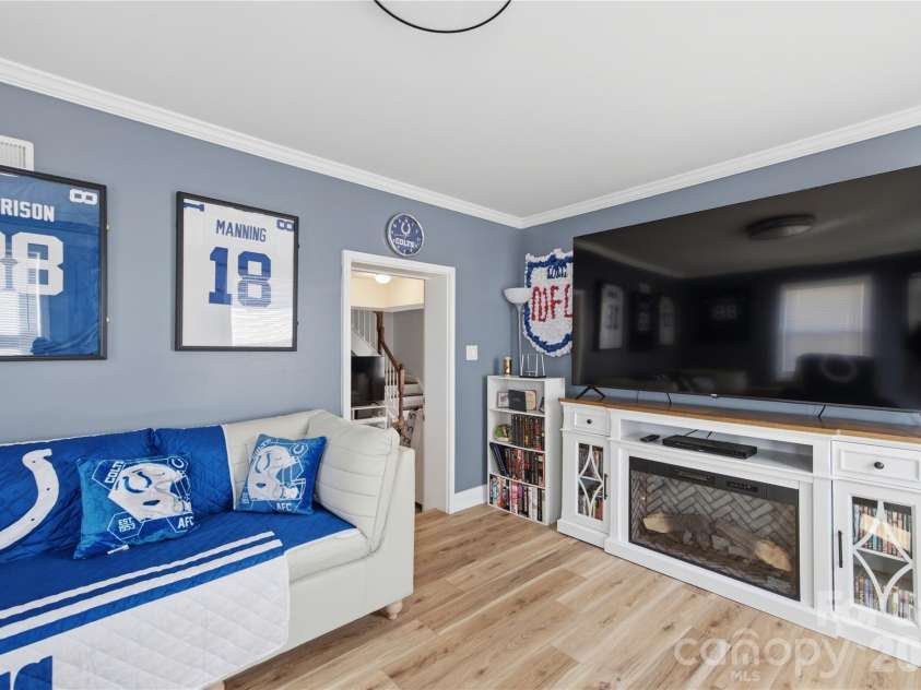 203 Newland Place, Lenoir, NC 28645.  MLS# CAR4434255, YatesRealty ID 56653. 