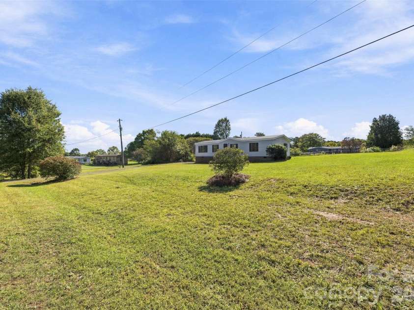 144 Sonja Drive, Statesville, NC 28677.  MLS# CAR4434256, YatesRealty ID 56654. 