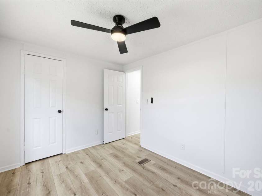 144 Sonja Drive, Statesville, NC 28677.  MLS# CAR4434256, YatesRealty ID 56654. 