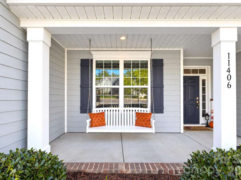 11406 Rising Star Court, Charlotte, NC 28215.  MLS# CAR4434478, YatesRealty ID 56655. 