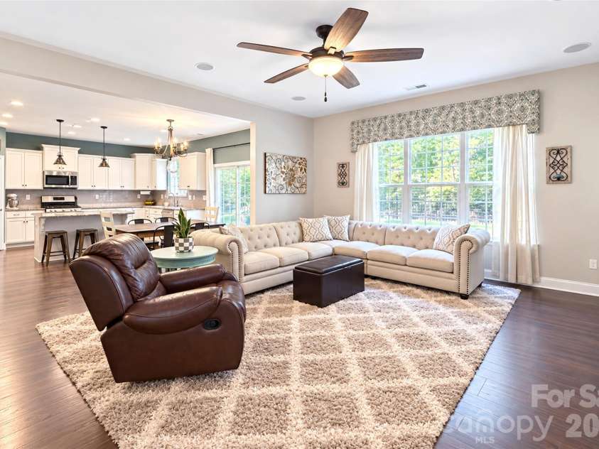11406 Rising Star Court, Charlotte, NC 28215.  MLS# CAR4434478, YatesRealty ID 56655. 
