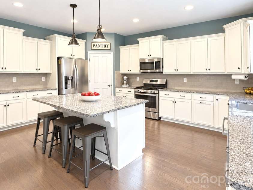 11406 Rising Star Court, Charlotte, NC 28215.  MLS# CAR4434478, YatesRealty ID 56655. 