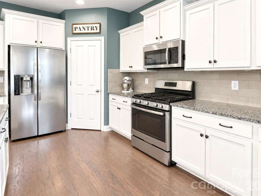11406 Rising Star Court, Charlotte, NC 28215.  MLS# CAR4434478, YatesRealty ID 56655. 