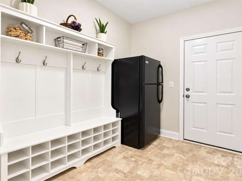 11406 Rising Star Court, Charlotte, NC 28215.  MLS# CAR4434478, YatesRealty ID 56655. 