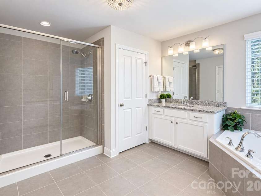 11406 Rising Star Court, Charlotte, NC 28215.  MLS# CAR4434478, YatesRealty ID 56655. 