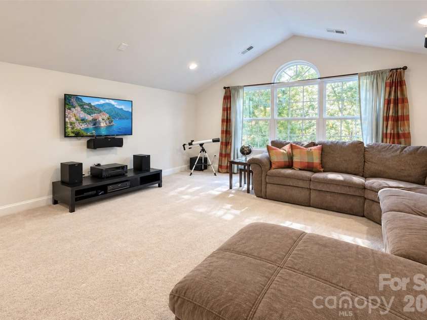 11406 Rising Star Court, Charlotte, NC 28215.  MLS# CAR4434478, YatesRealty ID 56655. 
