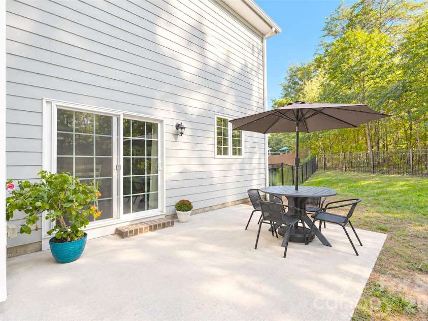 11406 Rising Star Court, Charlotte, NC 28215.  MLS# CAR4434478, YatesRealty ID 56655. 