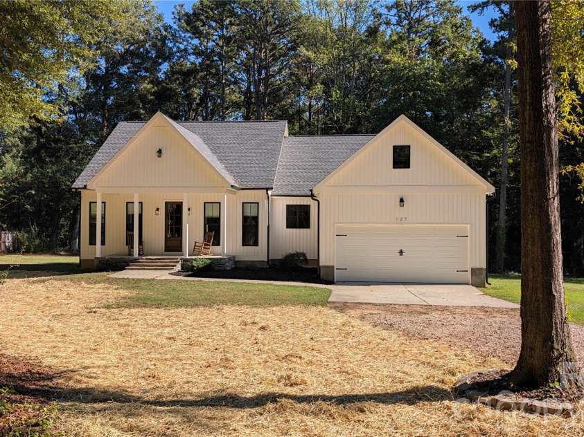 127 Westerwood Drive, Rock Hill, SC 29732.  MLS# CAR4434546, YatesRealty ID 56656. 