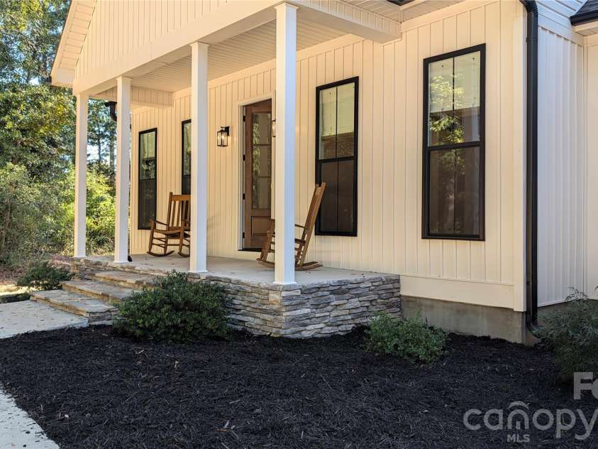 127 Westerwood Drive, Rock Hill, SC 29732.  MLS# CAR4434546, YatesRealty ID 56656. 