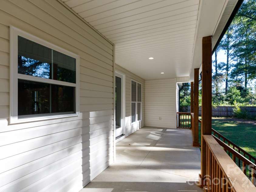 127 Westerwood Drive, Rock Hill, SC 29732.  MLS# CAR4434546, YatesRealty ID 56656. 