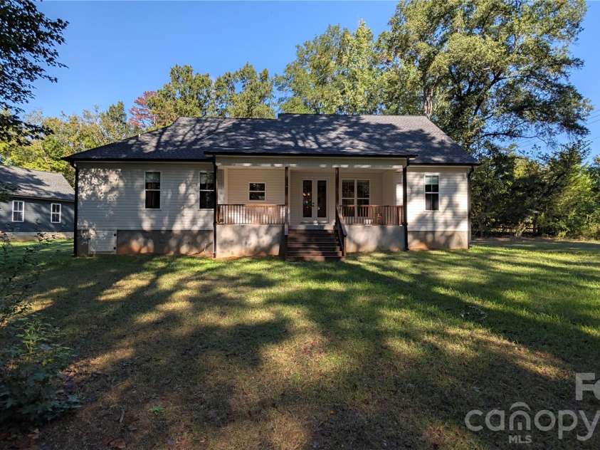 127 Westerwood Drive, Rock Hill, SC 29732.  MLS# CAR4434546, YatesRealty ID 56656. 