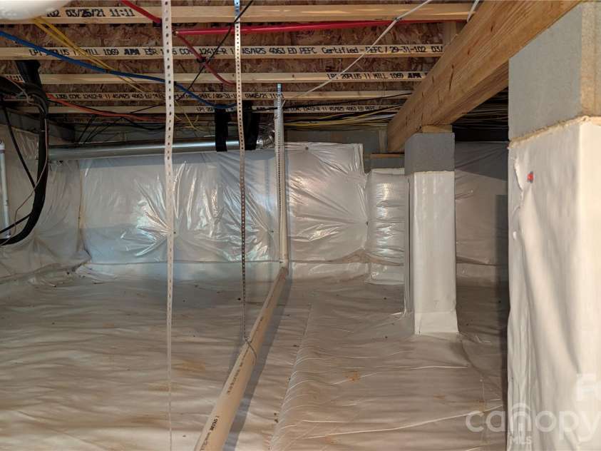 127 Westerwood Drive, Rock Hill, SC 29732.  MLS# CAR4434546, YatesRealty ID 56656. Encapsulated Crawlspace