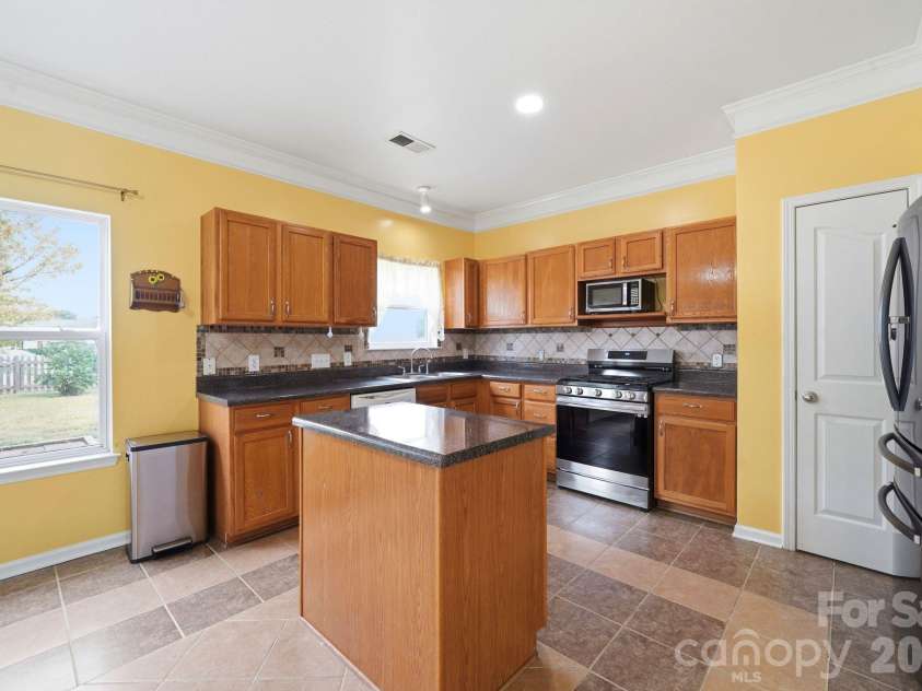 16342 Hayfield Road, Charlotte, NC 28213.  MLS# CAR4433485, YatesRealty ID 56659. 