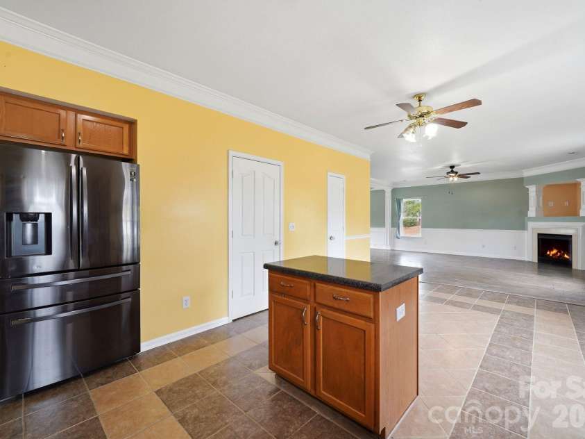 16342 Hayfield Road, Charlotte, NC 28213.  MLS# CAR4433485, YatesRealty ID 56659. 