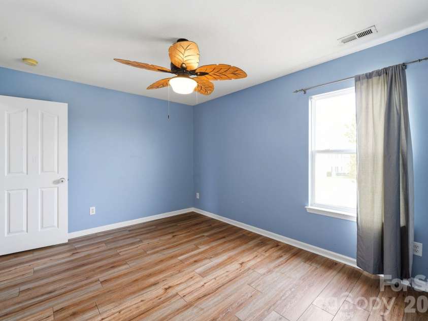 16342 Hayfield Road, Charlotte, NC 28213.  MLS# CAR4433485, YatesRealty ID 56659. 