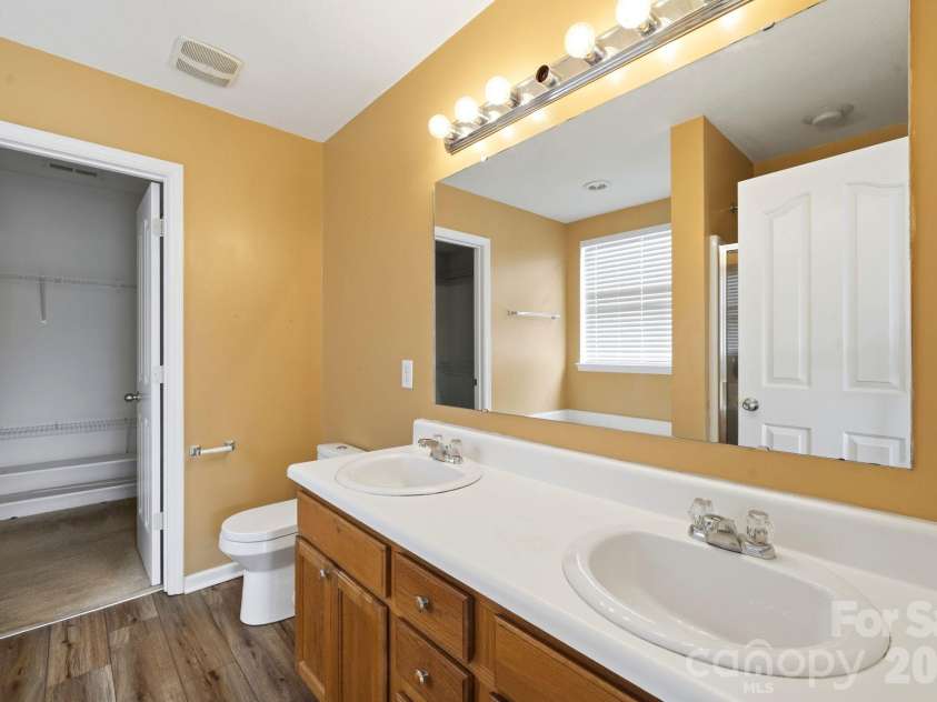 16342 Hayfield Road, Charlotte, NC 28213.  MLS# CAR4433485, YatesRealty ID 56659. 