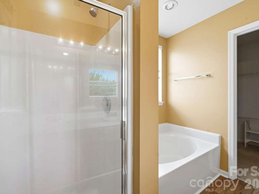 16342 Hayfield Road, Charlotte, NC 28213.  MLS# CAR4433485, YatesRealty ID 56659. 