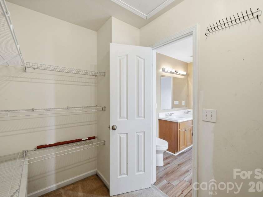 16342 Hayfield Road, Charlotte, NC 28213.  MLS# CAR4433485, YatesRealty ID 56659. 