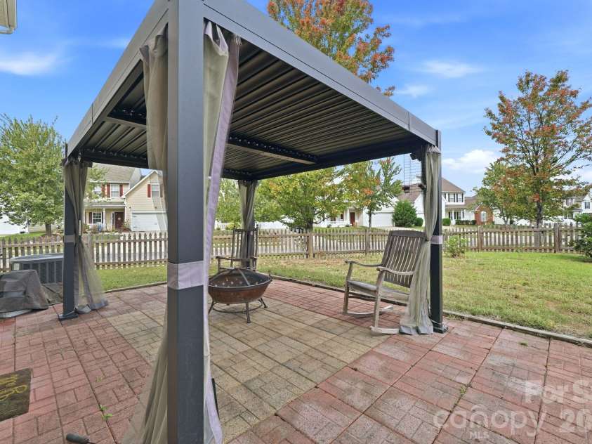 16342 Hayfield Road, Charlotte, NC 28213.  MLS# CAR4433485, YatesRealty ID 56659. 