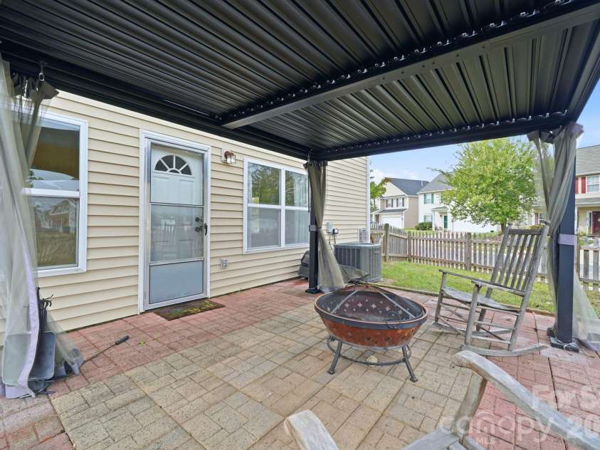 16342 Hayfield Road, Charlotte, NC 28213.  MLS# CAR4433485, YatesRealty ID 56659. 