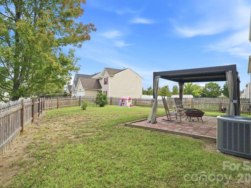 16342 Hayfield Road, Charlotte, NC 28213.  MLS# CAR4433485, YatesRealty ID 56659. 