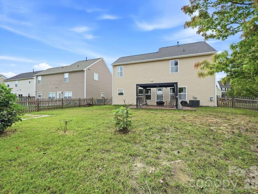 16342 Hayfield Road, Charlotte, NC 28213.  MLS# CAR4433485, YatesRealty ID 56659. 
