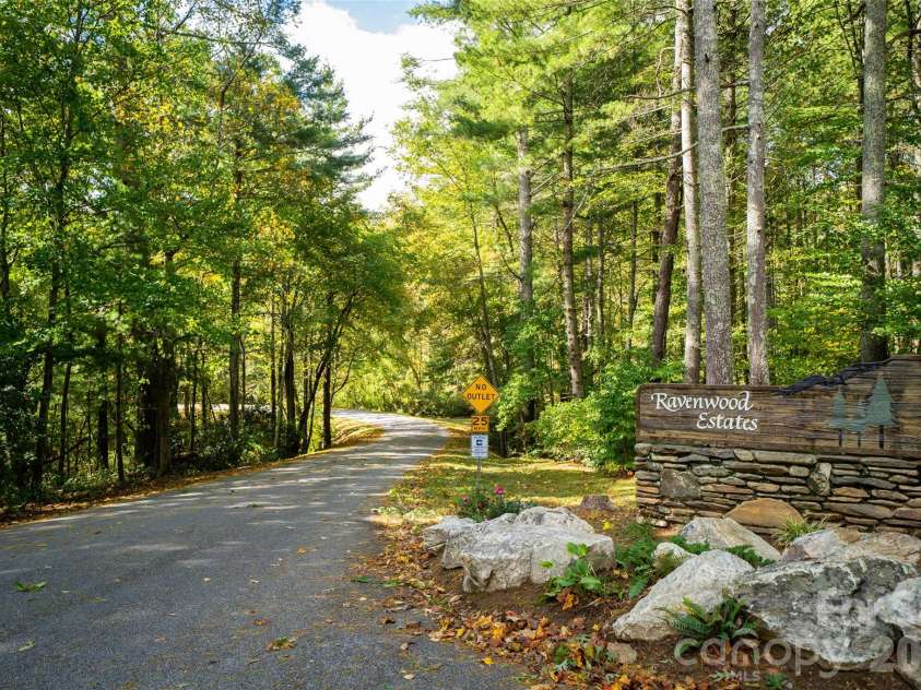 2 Dogwood Lane, Fletcher, NC 28732.  MLS# CAR4433512, YatesRealty ID 56660. 