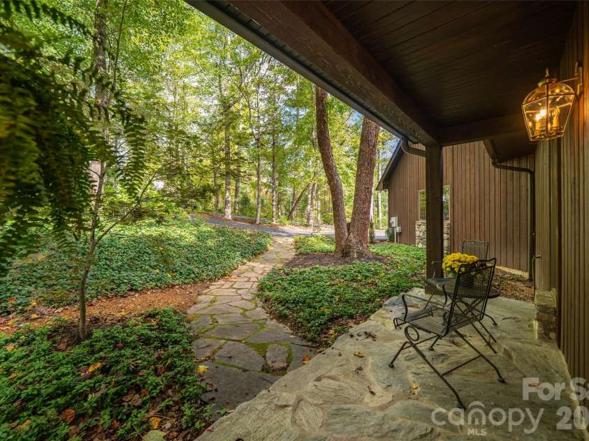 2 Dogwood Lane, Fletcher, NC 28732.  MLS# CAR4433512, YatesRealty ID 56660. 