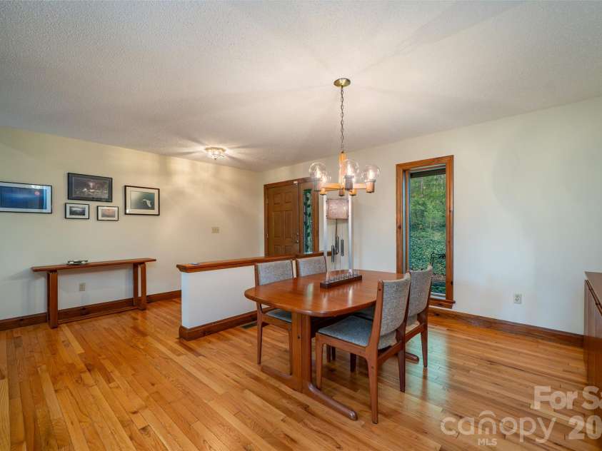 2 Dogwood Lane, Fletcher, NC 28732.  MLS# CAR4433512, YatesRealty ID 56660. 