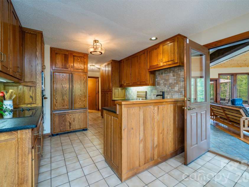 2 Dogwood Lane, Fletcher, NC 28732.  MLS# CAR4433512, YatesRealty ID 56660. 