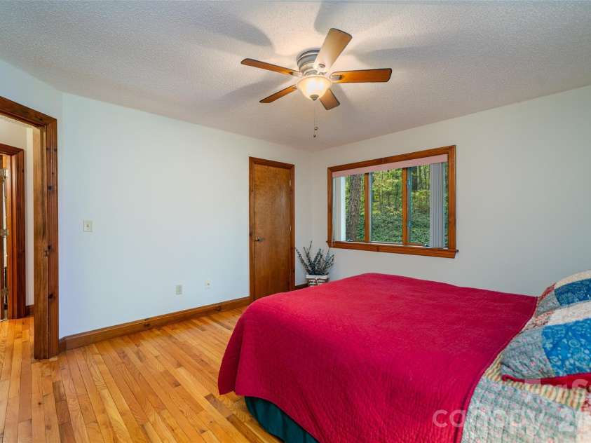 2 Dogwood Lane, Fletcher, NC 28732.  MLS# CAR4433512, YatesRealty ID 56660. 