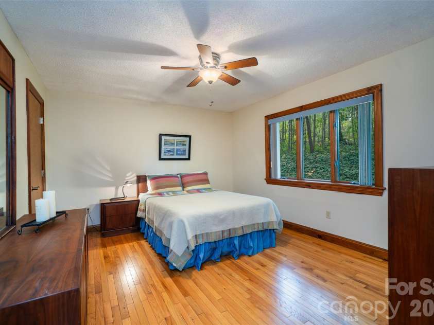 2 Dogwood Lane, Fletcher, NC 28732.  MLS# CAR4433512, YatesRealty ID 56660. 