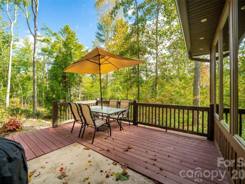 2 Dogwood Lane, Fletcher, NC 28732.  MLS# CAR4433512, YatesRealty ID 56660. 