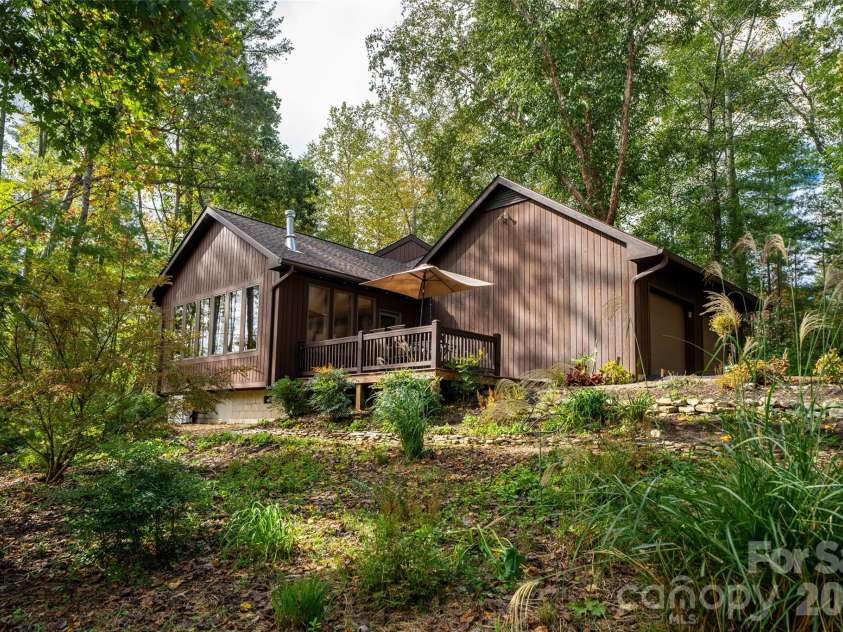 2 Dogwood Lane, Fletcher, NC 28732.  MLS# CAR4433512, YatesRealty ID 56660. 