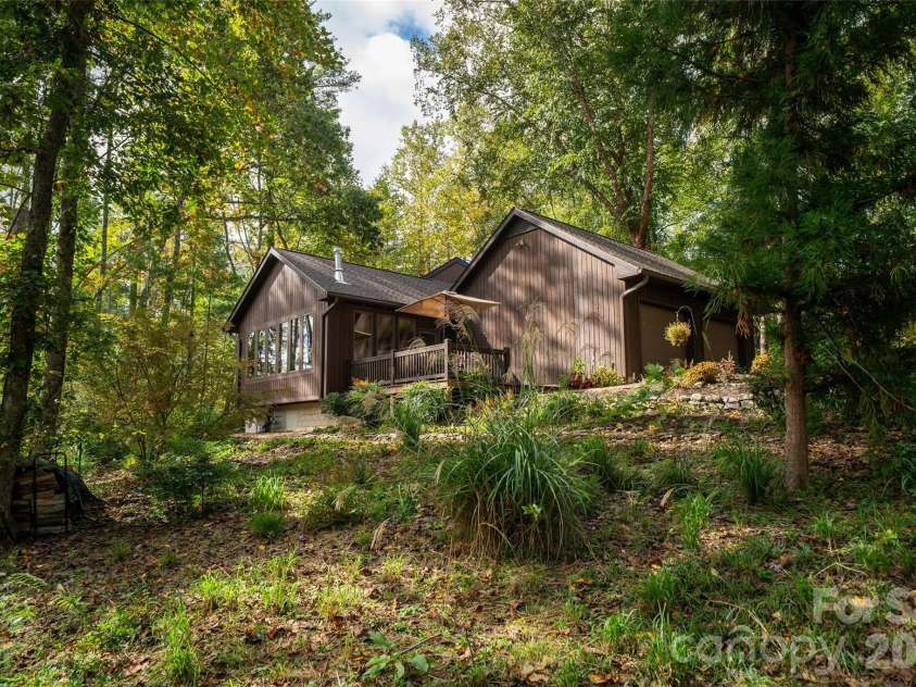2 Dogwood Lane, Fletcher, NC 28732.  MLS# CAR4433512, YatesRealty ID 56660. 