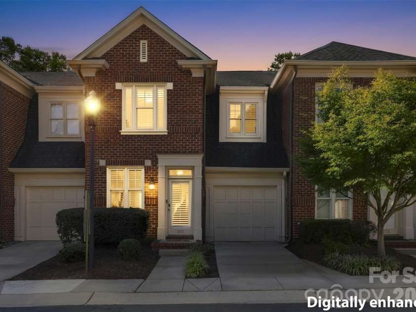 976 Park Slope Drive, Charlotte, NC 28209.  MLS# CAR4433943, YatesRealty ID 56663. 