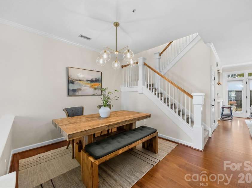 976 Park Slope Drive, Charlotte, NC 28209.  MLS# CAR4433943, YatesRealty ID 56663. 