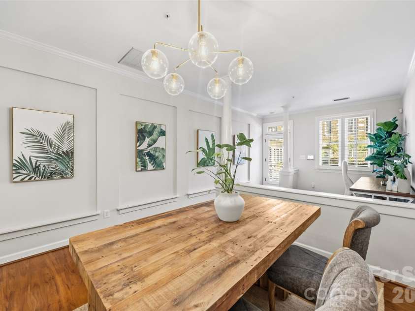 976 Park Slope Drive, Charlotte, NC 28209.  MLS# CAR4433943, YatesRealty ID 56663. 