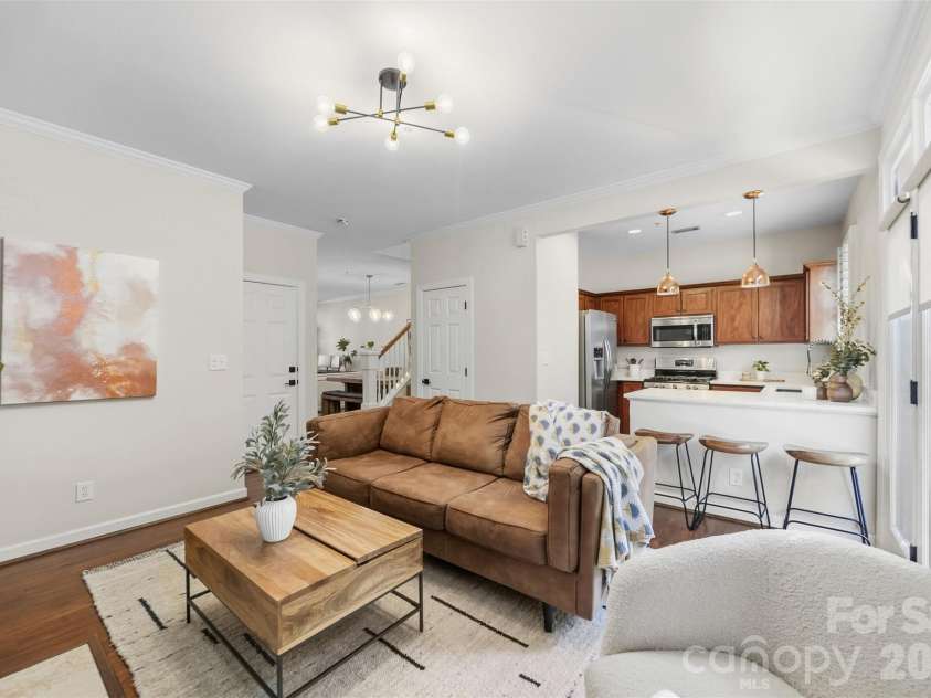 976 Park Slope Drive, Charlotte, NC 28209.  MLS# CAR4433943, YatesRealty ID 56663. 
