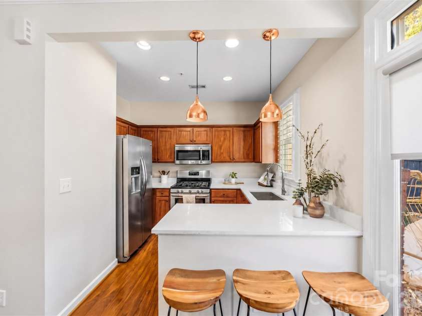 976 Park Slope Drive, Charlotte, NC 28209.  MLS# CAR4433943, YatesRealty ID 56663. 